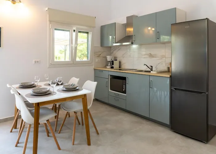 Aquamarine Apartment *